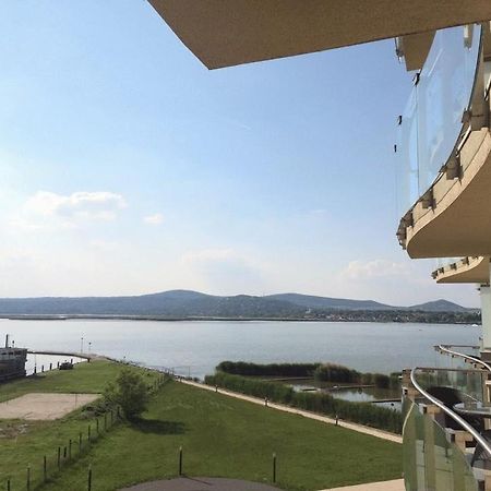 Апартаменты Vizparti Wellness Apartman Веленце Экстерьер фото